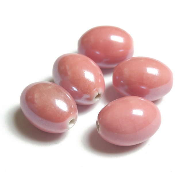 Ručne robené keramické korálky s perleťou olivka 14x10mm 1ks ružová