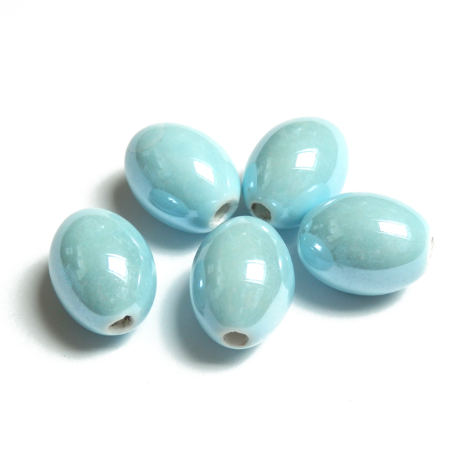 Ručne robené keramické korálky s perleťou olivka 14x10mm 1ks bl. modrá