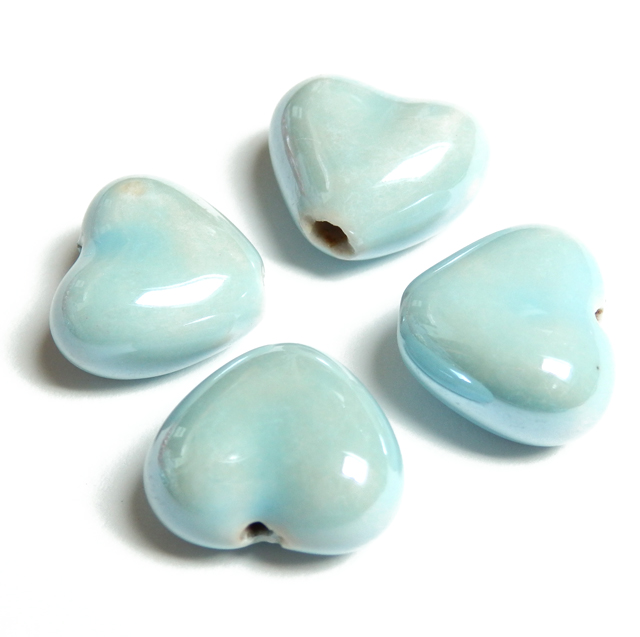 Ručne robené keramické korálky s perleťou srdce 12x14x8mm 1ks bl. modrá