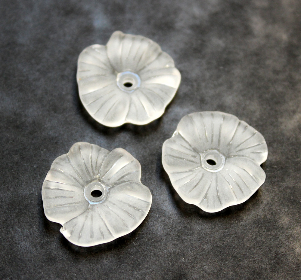 Akrylová korálka matná kvet nezábudka, 17x3mm, 1ks biela