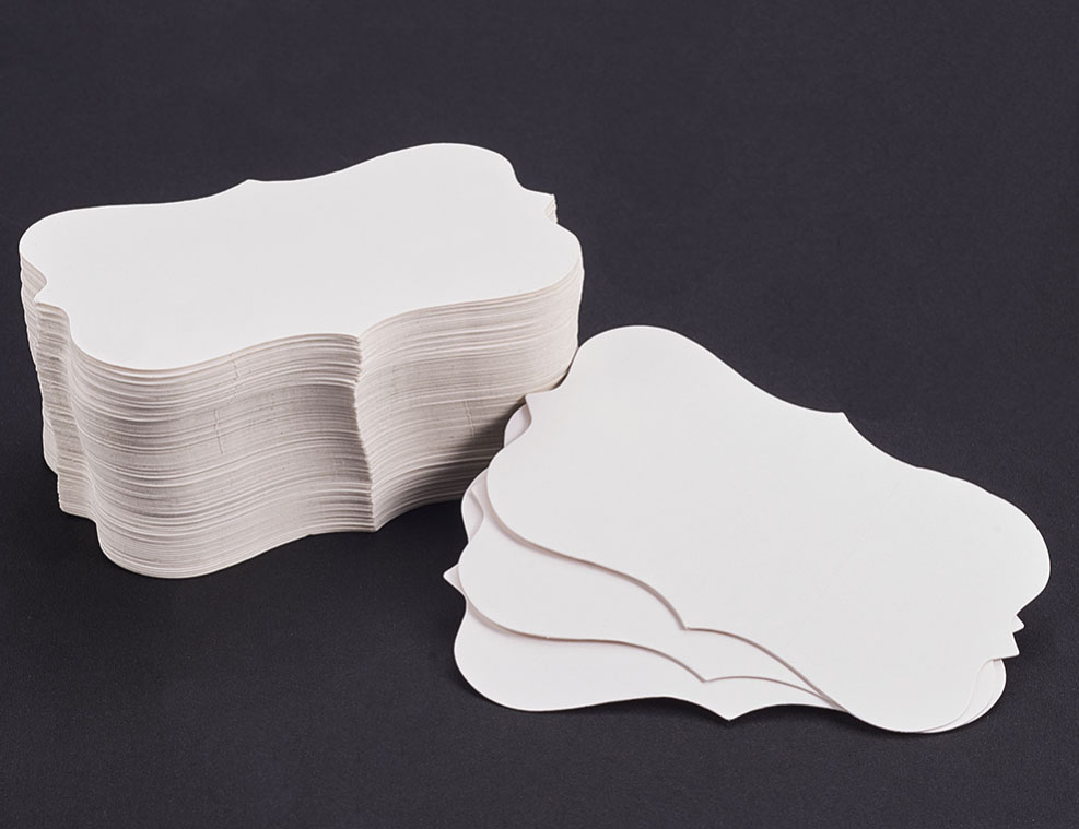 Papierové výrezy tagy, štítky, 20ks v balíčku,biele 8,95 x 5 cm