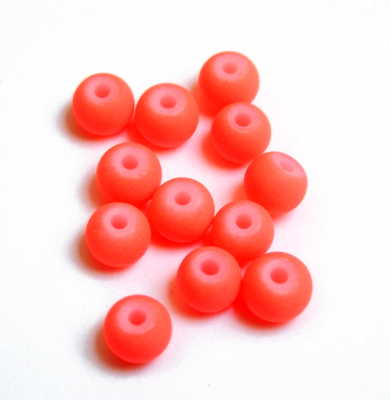 Pogumované sklenené neon korálky 4mm 1ks koralová