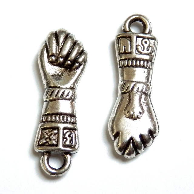 Kovový prívesok ruka 22x6mm 1ks Hamsa 7