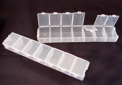 Plastový box 7 priehradok,  1 pár (dva boxy sa dajú spojiť)