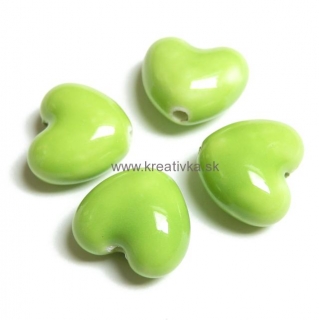 Ručne robené keramické korálky s perleťou srdce 12x14x8mm 1ks bl. zelená